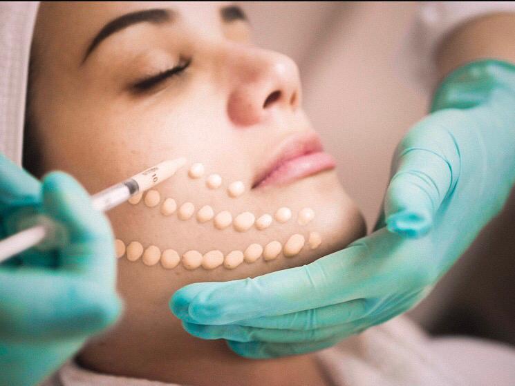 COCKTEL DE VITAMINAS 3 SESIONES + 3 SESIONES DE TRATAMIENTO LED